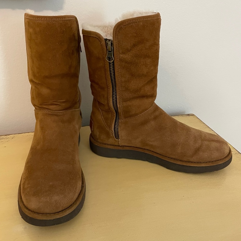 Ugg Abree Short Boot